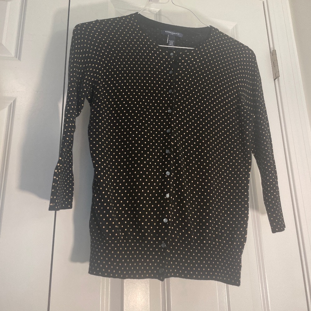 BR a sweater worn once excellent condition